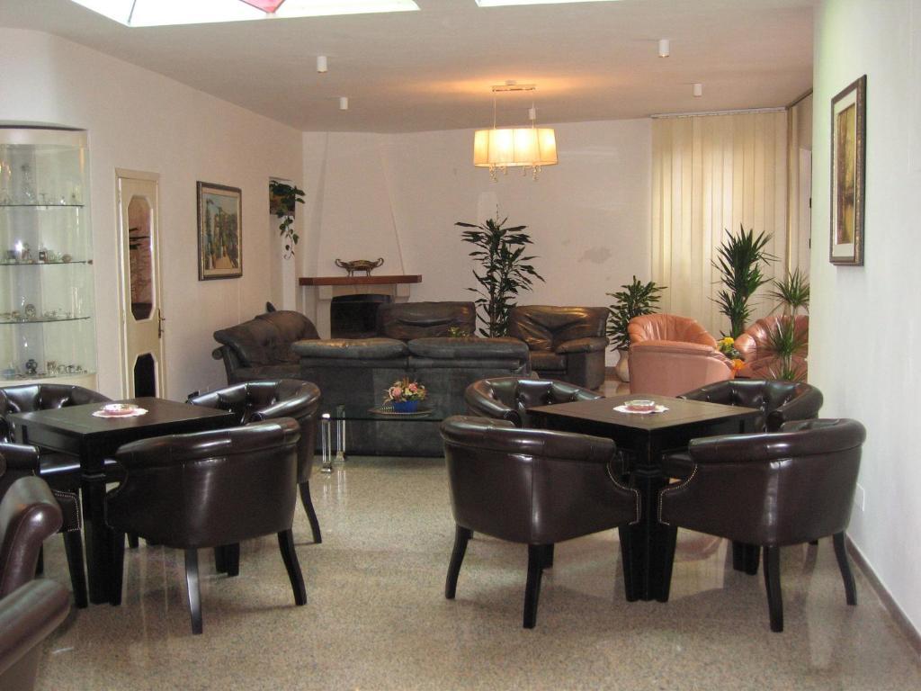 Hotel Aggravi Chianciano Terme Bagian luar foto