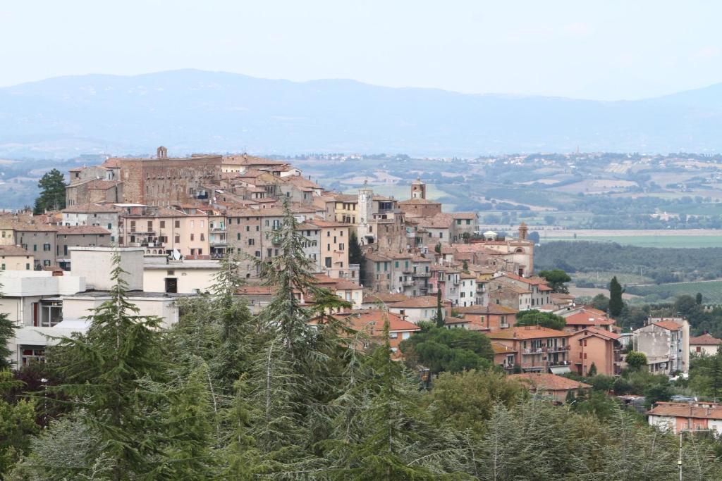 Hotel Aggravi Chianciano Terme Bagian luar foto