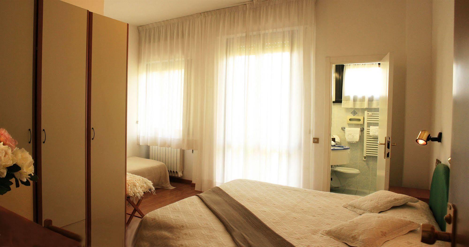 Hotel Aggravi Chianciano Terme Bagian luar foto